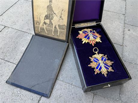 Order of the Golden Kite 1st Class, and Photo Album