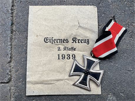 Iron Cross 1939 II. Class with Packet