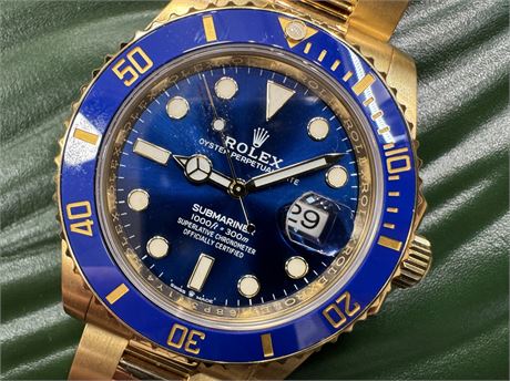 Rolex Submariner 18K, Box and Papers, 2023