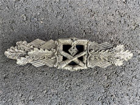 Close Combat Clasp in Silver