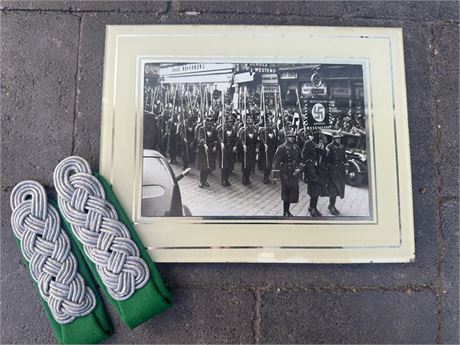 Small Format DE Parade Photo, Framed