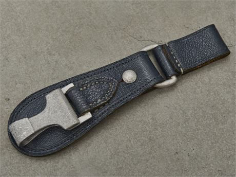 Luftwaffe Sword and Fliegerdolch Hanger