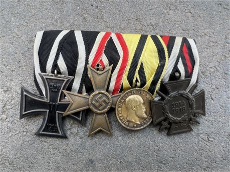 Medal Bar, Four Place