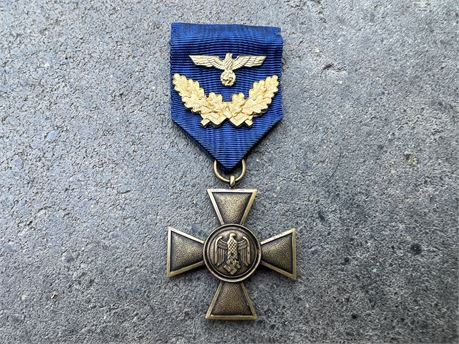 Army Long Service Award for 25 Years, with 40 Year Cluster