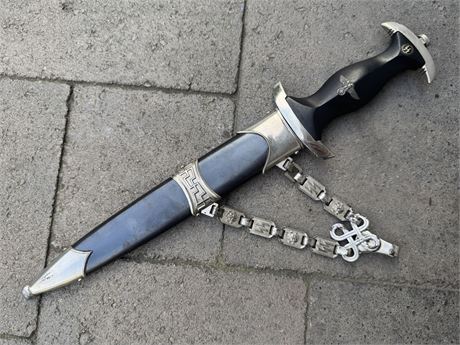 Chained SS Dagger