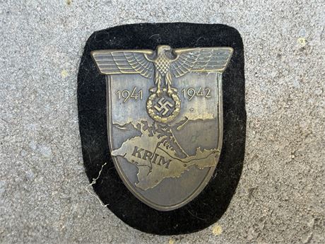 Krim Shield, Dark Green Backing