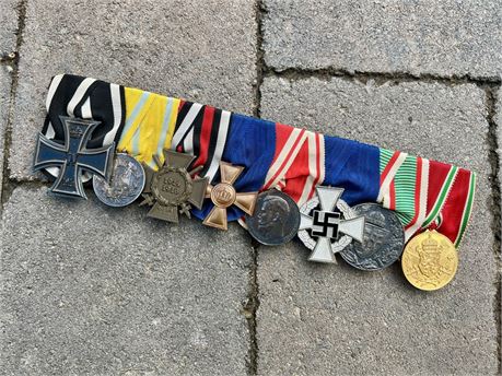 Medal bar with 8 Places