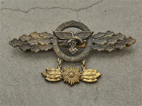 Transport Clasp in Gold with 500 Mission Suspension Star