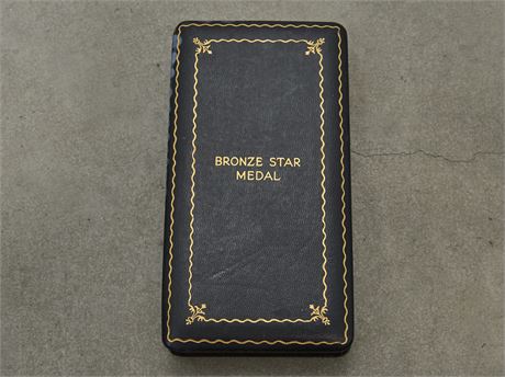 U.S. WWII Vintage  Bronze Star, Named, Cased