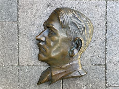 TMT CG Adolf Hitler Bronze Profile Plaque, Artist Signed