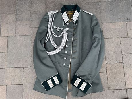 Waffenrock for an Infantry Leutnant