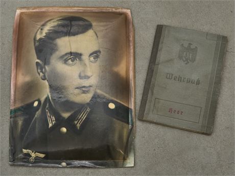 Lot--Wehrpass and Photo of Army Private