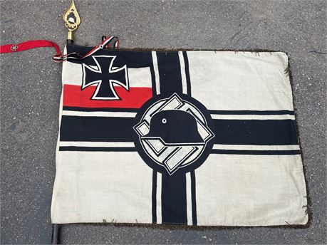 Stahlhelm Early Ortsgruppe Flag, Pole, and PoleTop