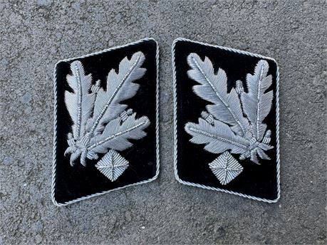 Gruppenfüher Collar Insignia